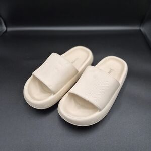 Chic Cream Women's Slide Sandals
